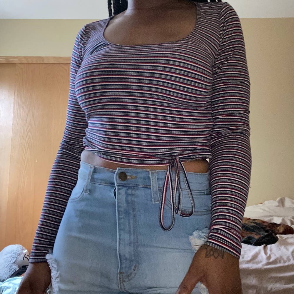 Long sleeve, tie shirt